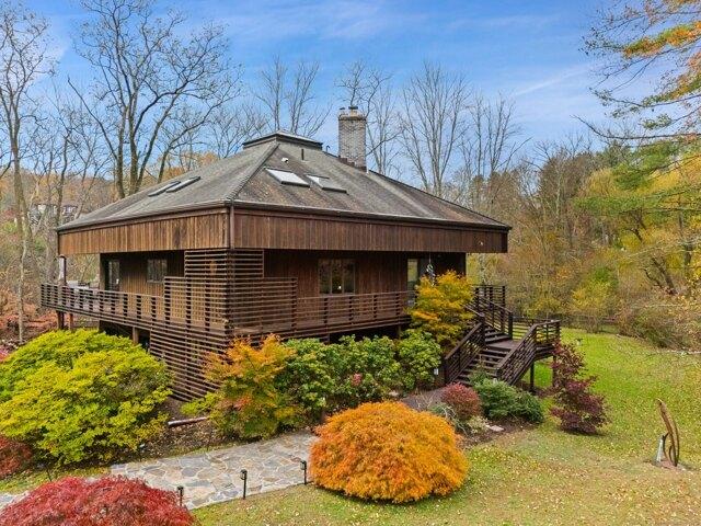 House for sale in Cos Cob, Connecticut