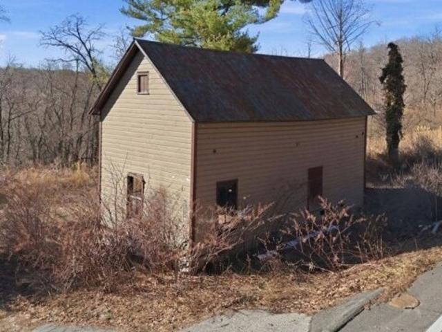 Land for sale in Port Murray, New Jersey