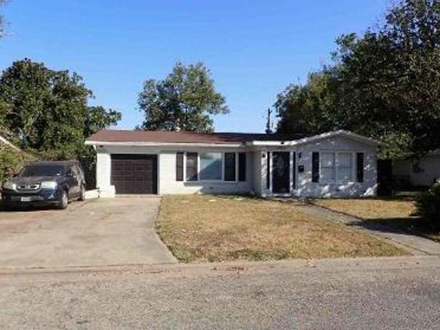 House for sale in Victoria