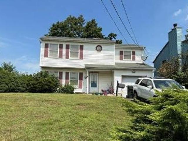 House for sale in Sewaren, New Jersey