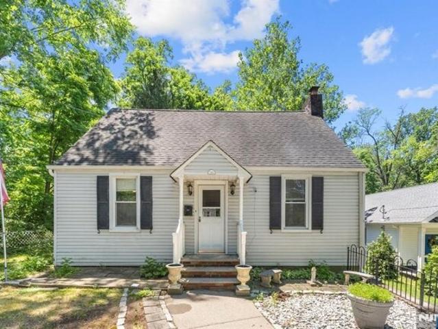 House for sale in Livingston, New Jersey