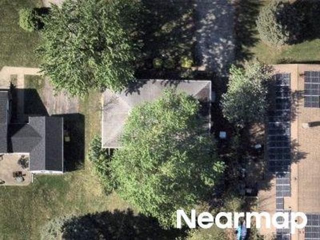 House for sale in Lake In The Hills