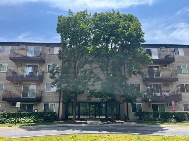Condo for sale in Arlington Heights