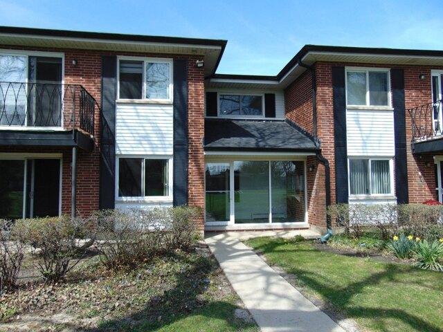 Condo for sale in Arlington Heights
