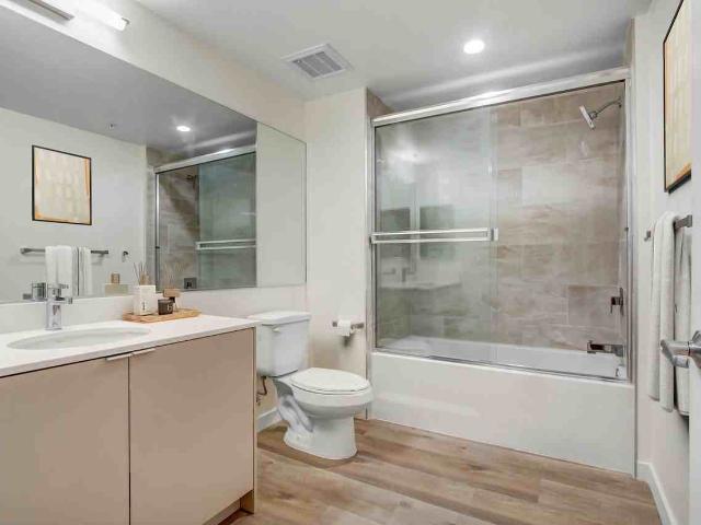 Apartment for rent in Canoga Park, California