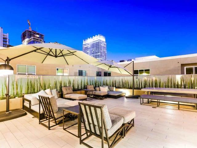 Apartment for rent in Canoga Park, California