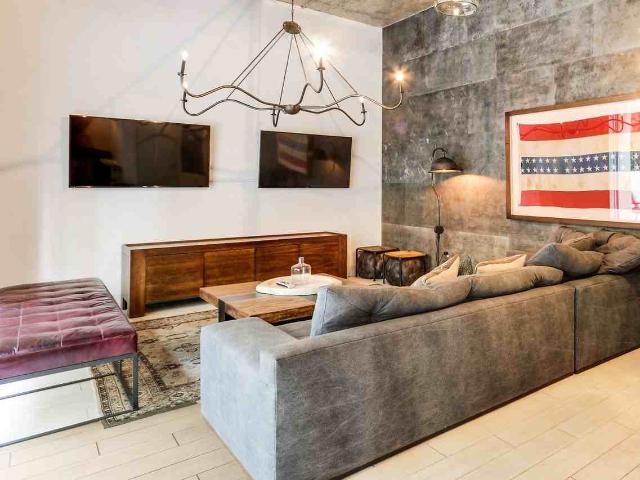 Apartment for rent in Canoga Park, California