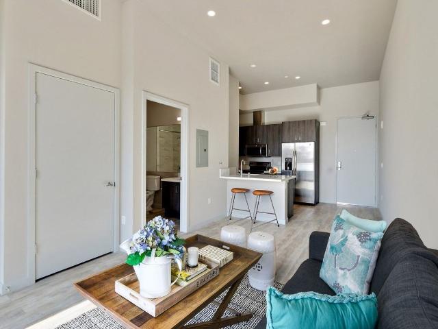 Apartment for rent in Canoga Park, California