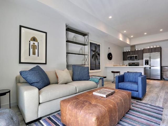 Apartment for rent in Canoga Park, California