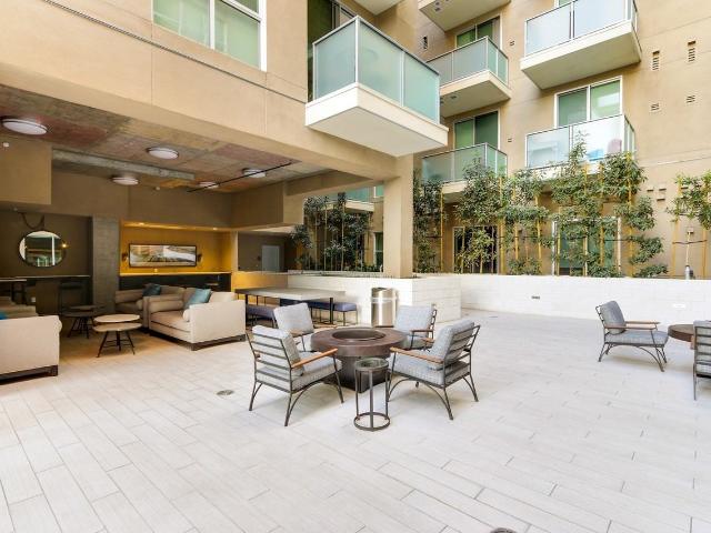 Apartment for rent in Canoga Park, California