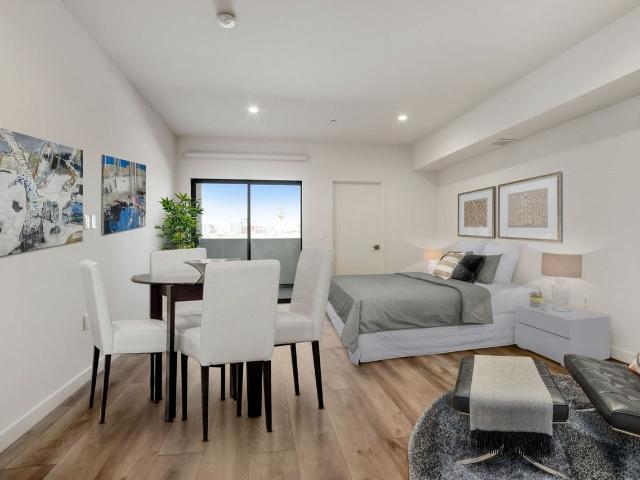 Apartment for rent in Canoga Park, California