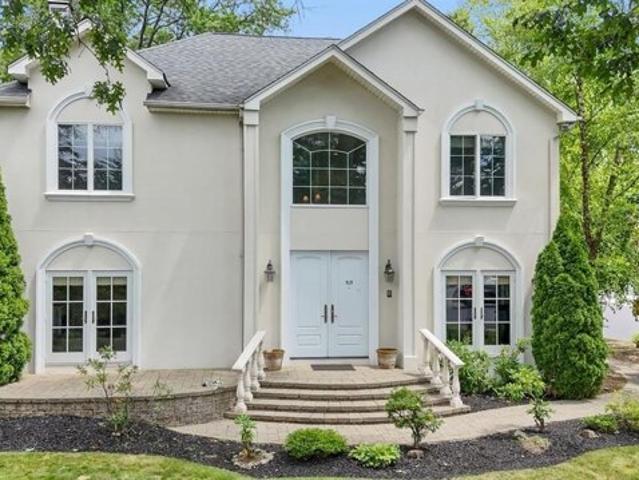 House for sale in Englewood Cliffs