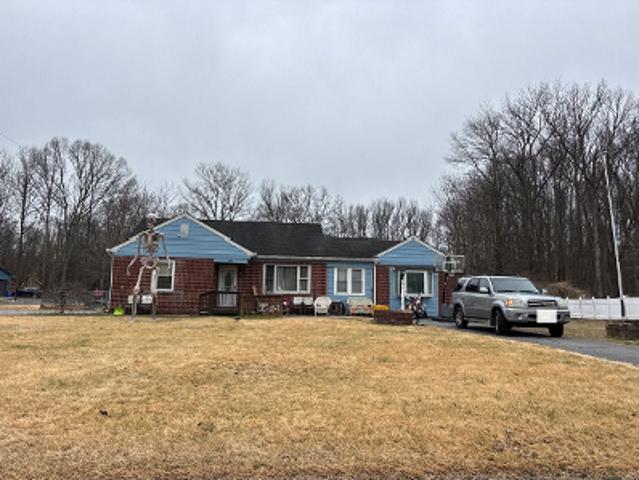 House for sale in Deepwater, New Jersey