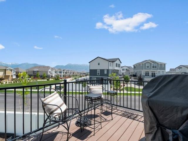 House for sale in Saratoga Springs, Utah