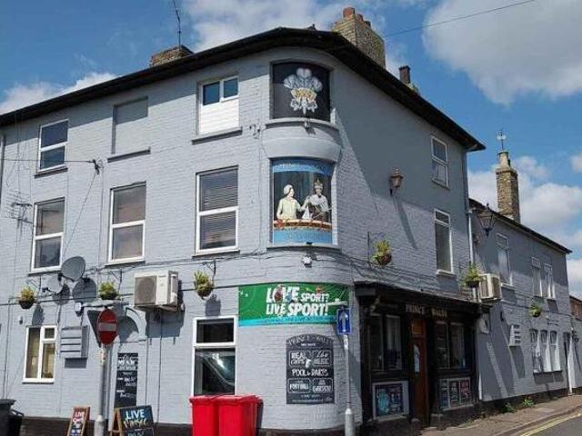 House for sale in Chelmondiston, Suffolk