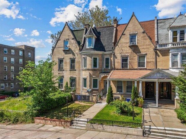House for sale in Mount Vernon, New York