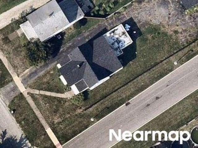 House for sale in Elyria