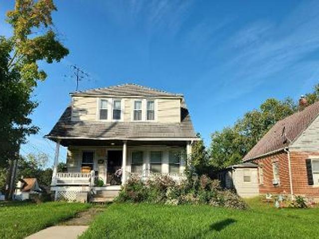 House for sale in Elyria