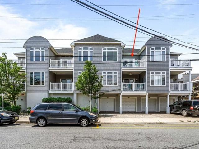 Condo for sale in Wildwood