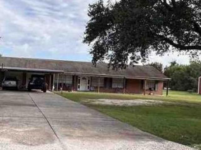 House for sale in Bridge City, Texas