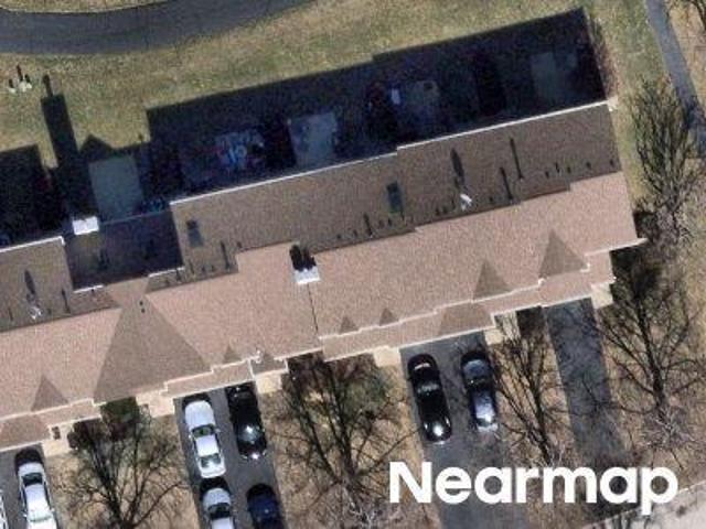 Townhouse for sale in Streamwood, Illinois