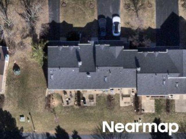 Townhouse for sale in Streamwood, Illinois