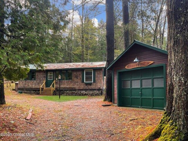 House for sale in Adirondack