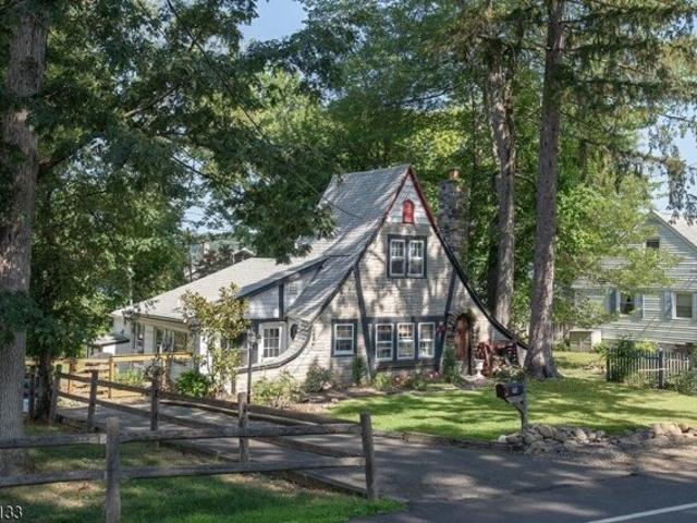 House for sale in Sparta, New Jersey