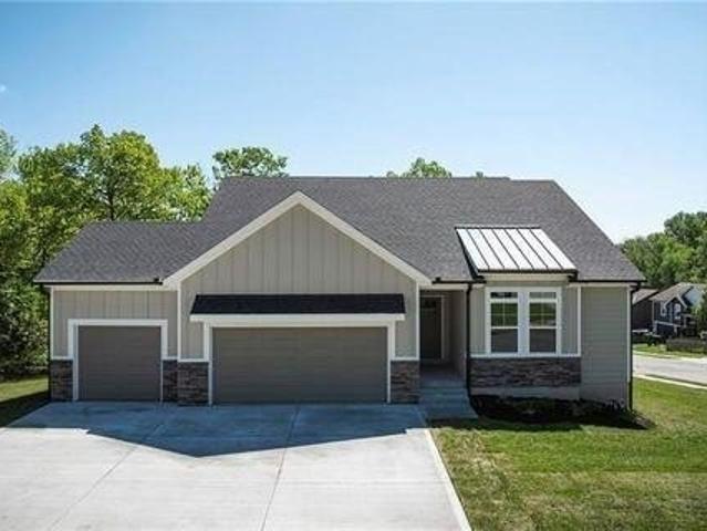 House for sale in Peculiar, Missouri