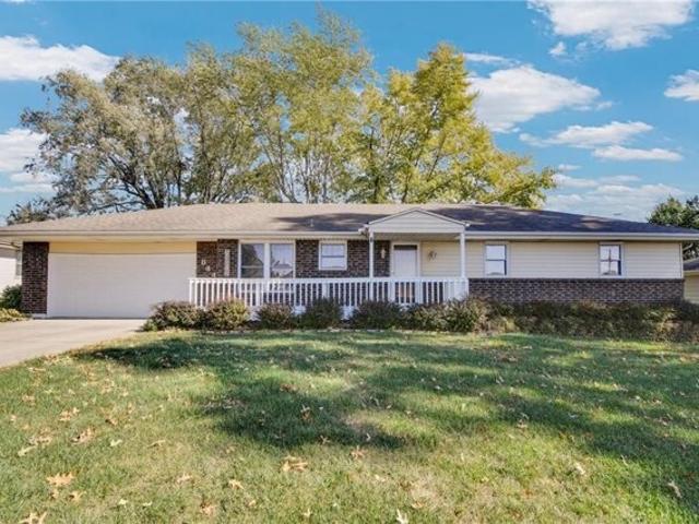 House for sale in Peculiar, Missouri