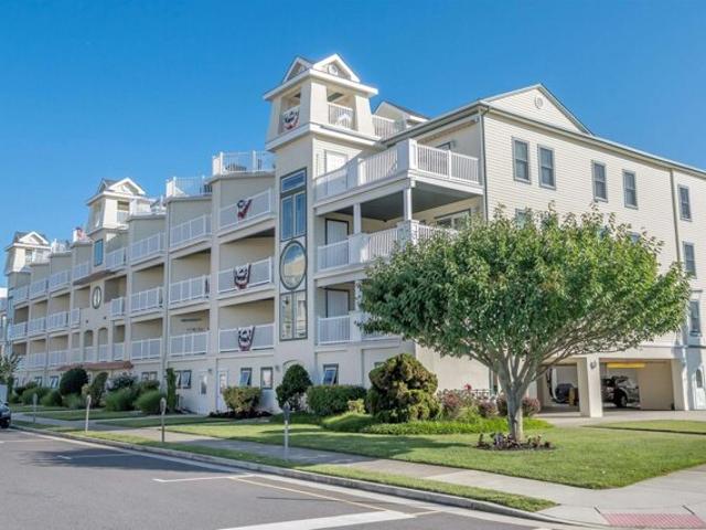 Condo for sale in Wildwood