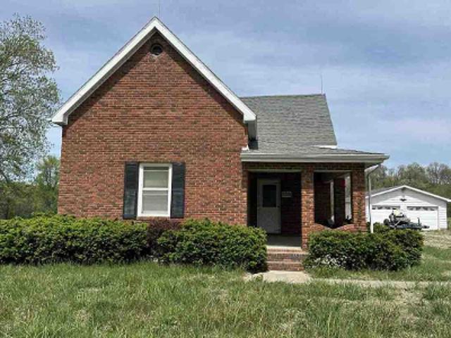 House for sale in Edwardsport, Indiana