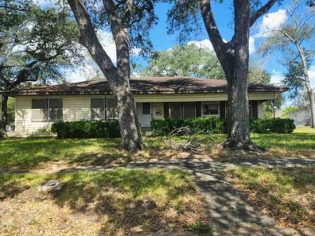 House for sale in El Campo, Wharton County