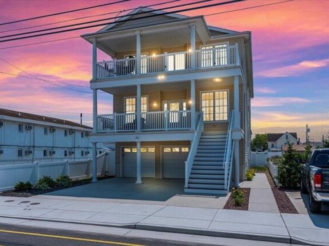Condo for sale in Wildwood