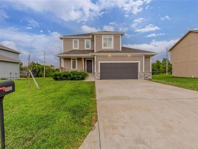 House for sale in Peculiar, Missouri