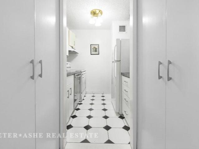 Apartment for sale in Arverne, New York