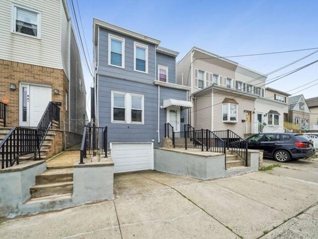 House for sale in Hudson, New Jersey