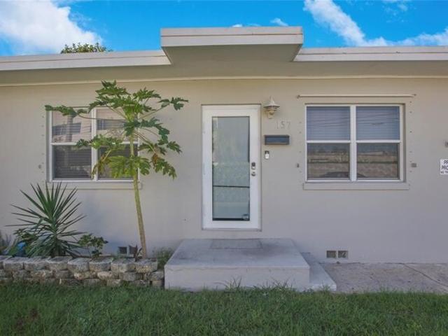 House for sale in Riviera Beach