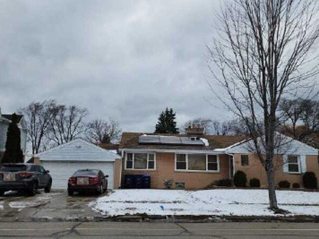 House for sale in Des Plaines, Illinois