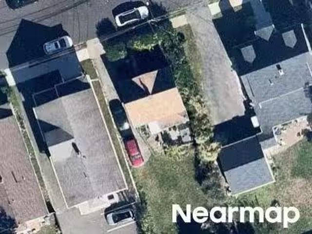 House for sale in Bridgeport