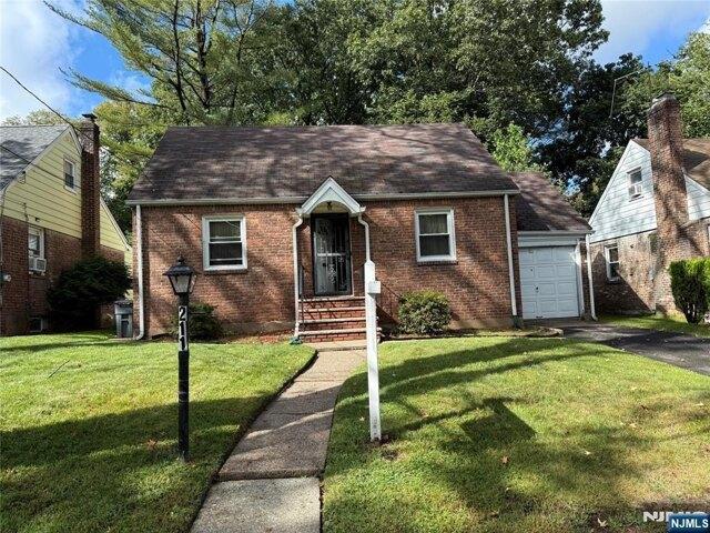 House for sale in Tryon Park, Teaneck Township