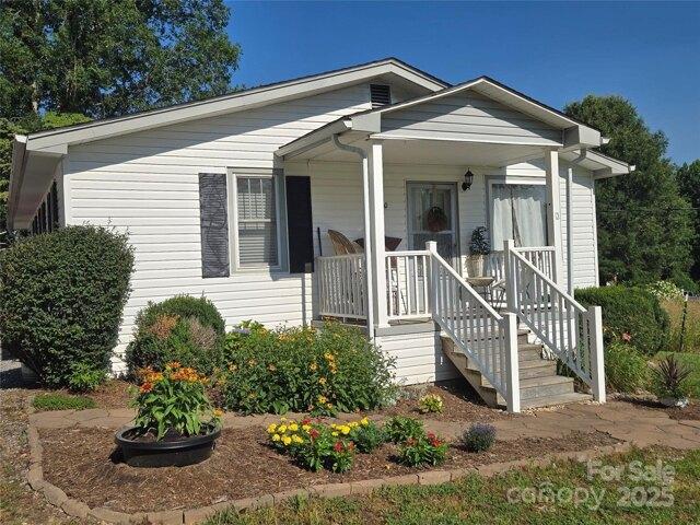 House for sale in East Flat Rock