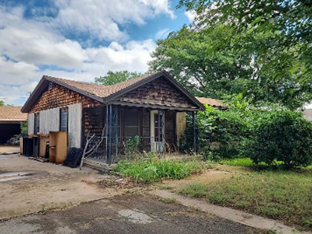 House for sale in Iowa Park, Texas