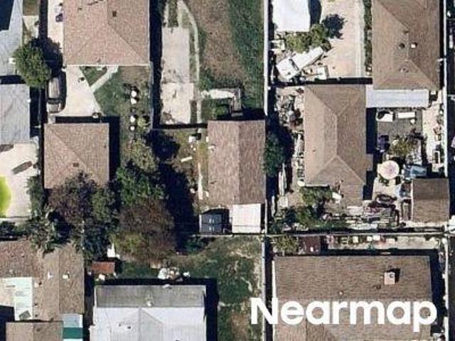 House for sale in Long Beach