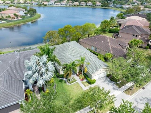 House for sale in Weston