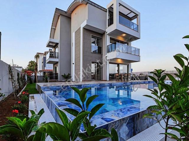 Serik, Kadriye Mahallesi içerisinde satılık Villa