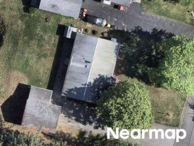 House for sale in Latham