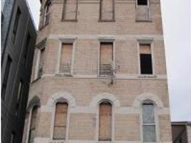 House for sale in The Bronx, Arverne
