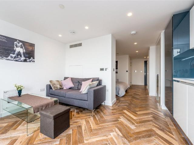 Studio for rent in Hoxton, Greater London