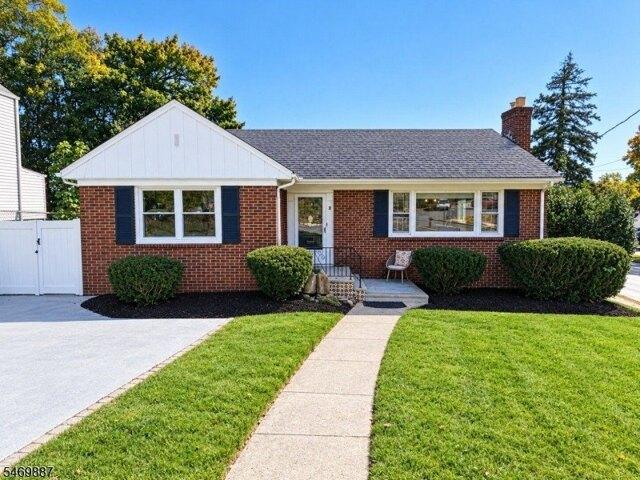 House for sale in West Orange, Essex County